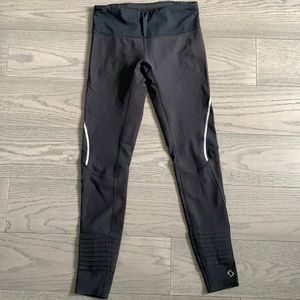Moving Comfort Work Out Leggings - Size S in Black
